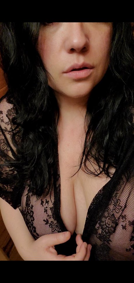 Naakte gelekte OnlyFans-foto van Jade With The Boobs