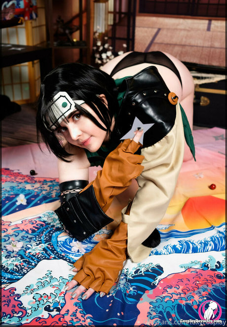 Naakte gelekte OnlyFans-foto van Foxy Cosplay