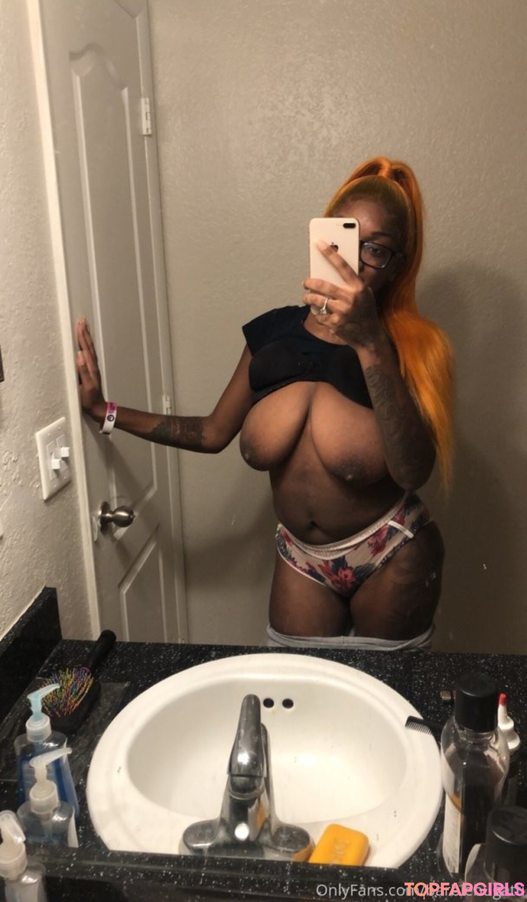 Naakte gelekte OnlyFans-foto van Barbie Bugatti #1269