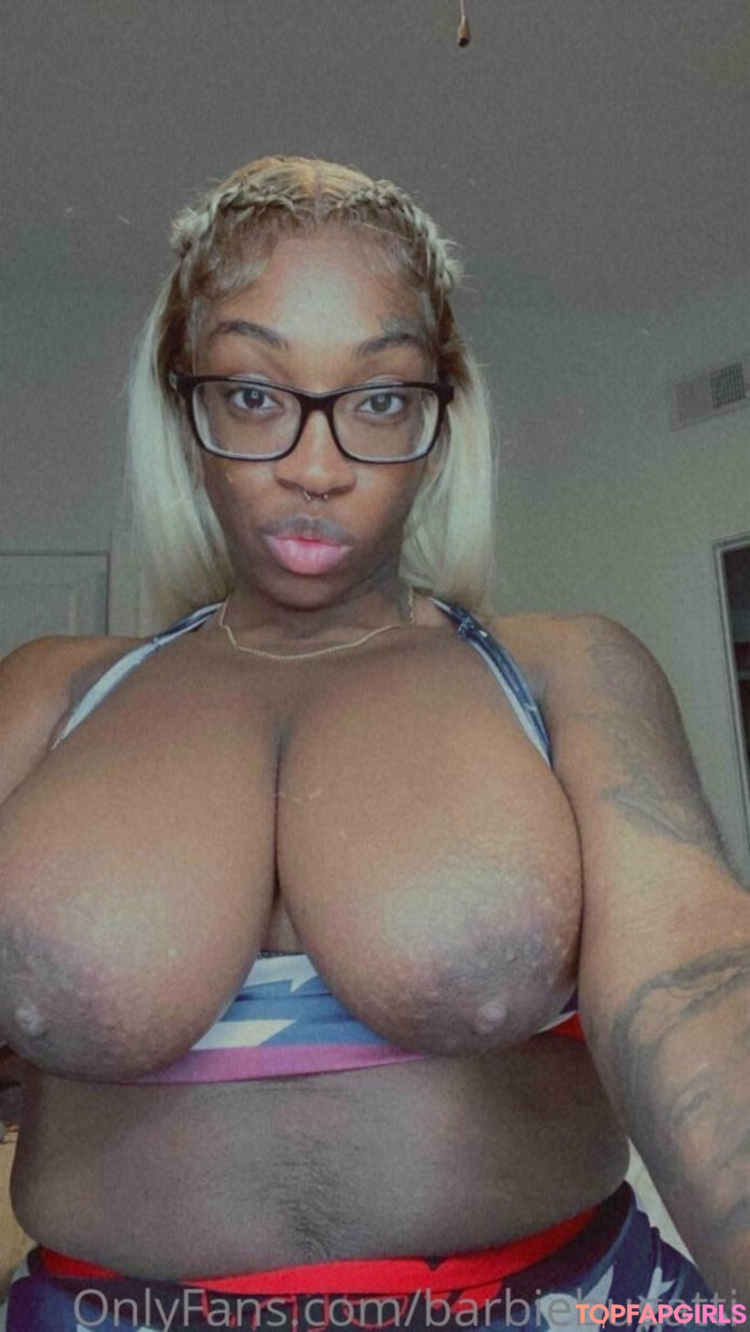 Naakte gelekte OnlyFans-foto van Barbie Bugatti #1415