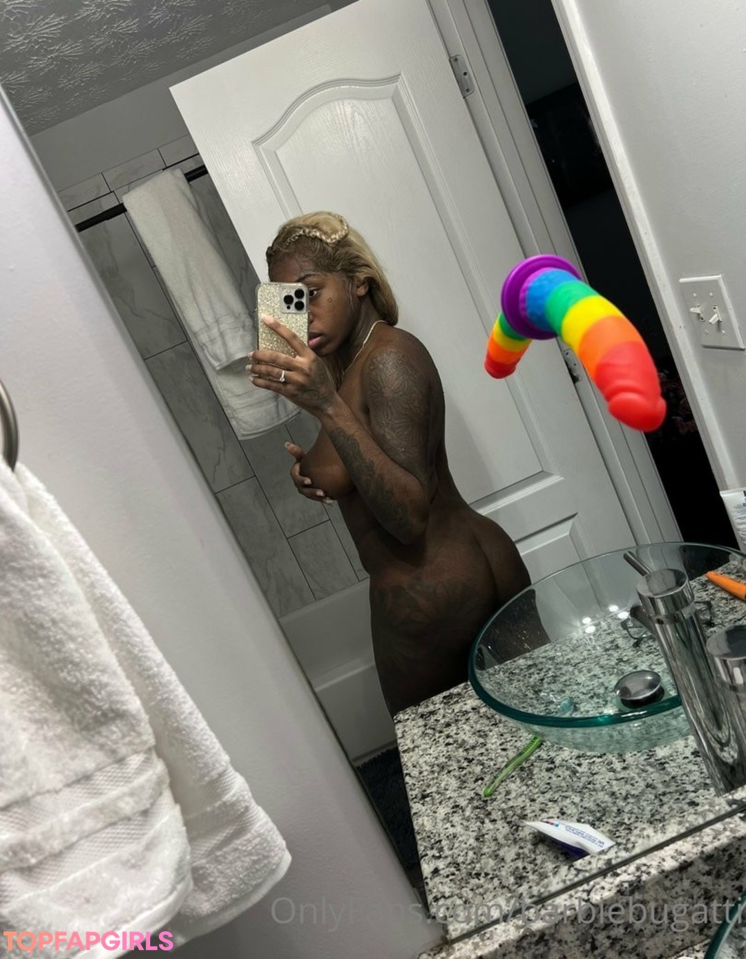 Naakte gelekte OnlyFans-foto van Barbie Bugatti #1434