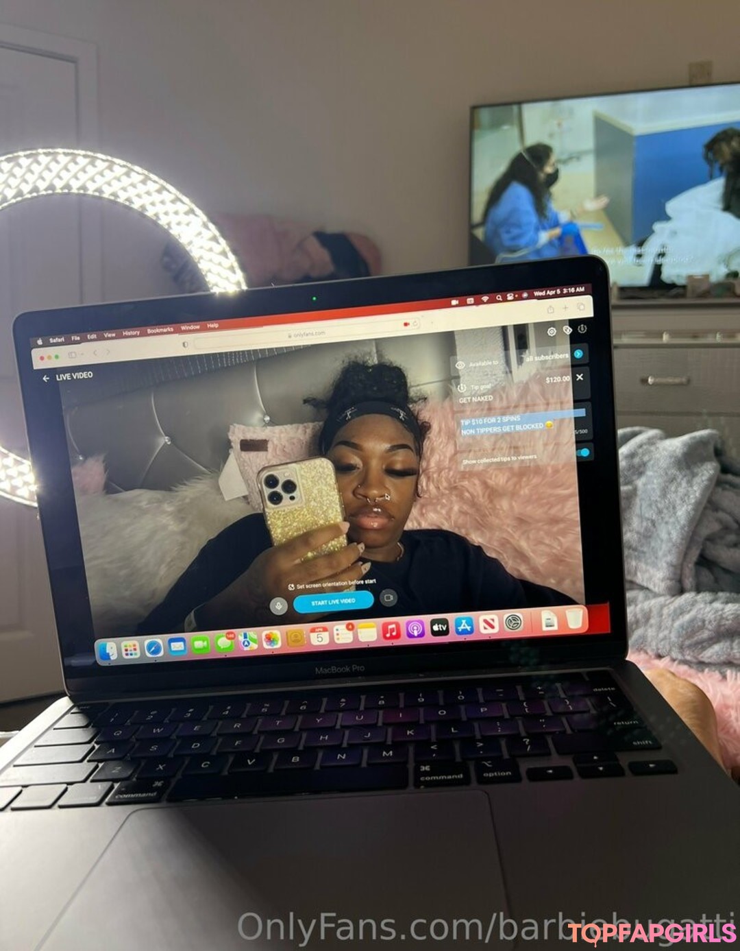 Naakte gelekte OnlyFans-foto van Barbie Bugatti #1576
