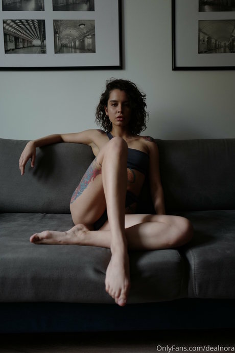 Naakte gelekte OnlyFans-foto van Dilnora