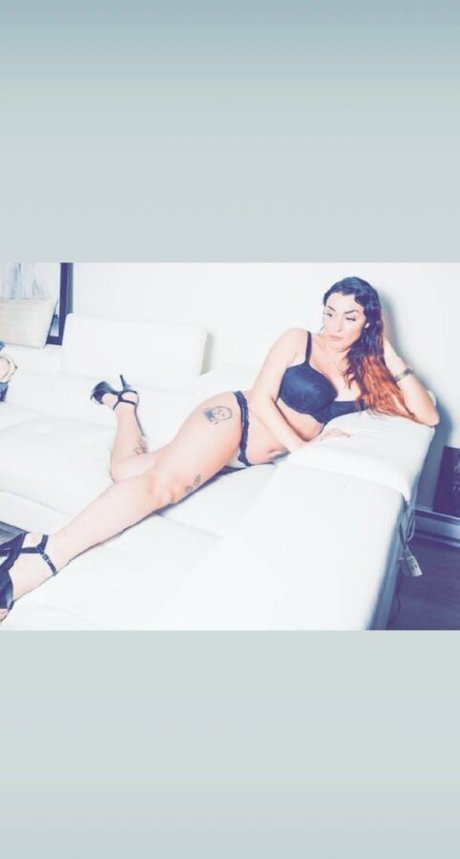 Naakte gelekte OnlyFans-foto van Fannyace