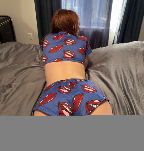 Naakte gelekte OnlyFans-foto van Naomy Bella