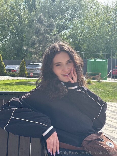 Naakte gelekte OnlyFans-foto van Tsrosiecandy