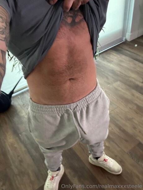 Naakte gelekte OnlyFans-foto van Realmaxxxsteele