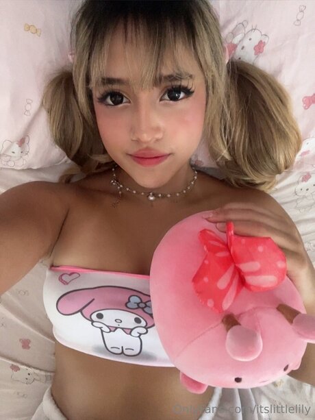 Naakte gelekte OnlyFans-foto van Itslittlelily