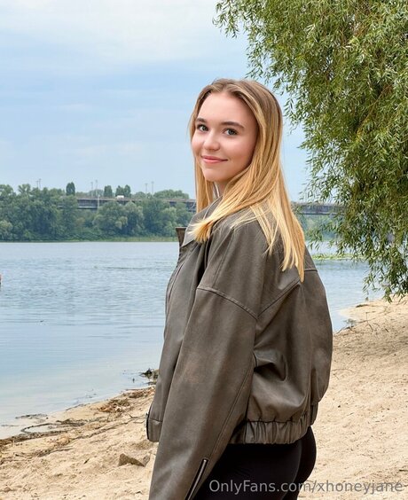 Xhoneyjane