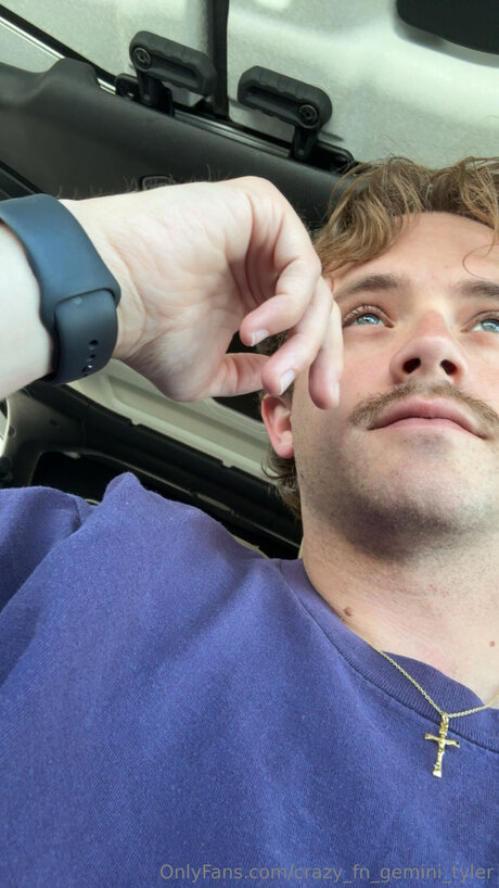 Naakte gelekte OnlyFans-foto van Crazy Fn Gemini Tyler