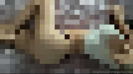 Naakte gelekte OnlyFans-foto van Meganfux Free
