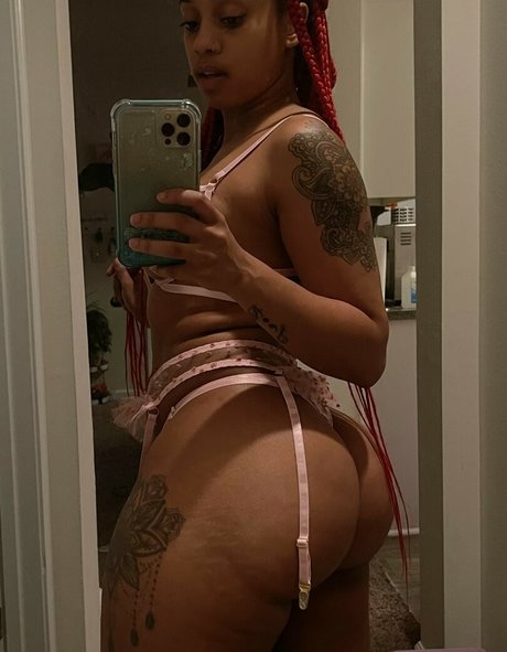 Naakte gelekte OnlyFans-foto van Lalacakes