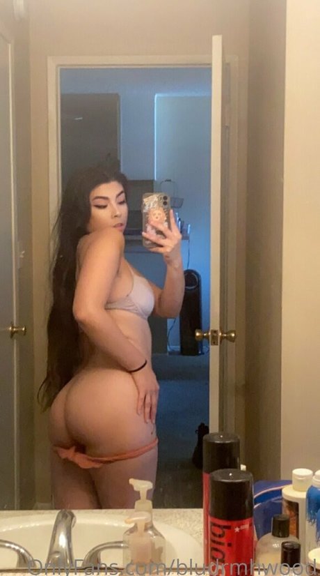 Naakte gelekte OnlyFans-foto van Blue Dream Hollywood