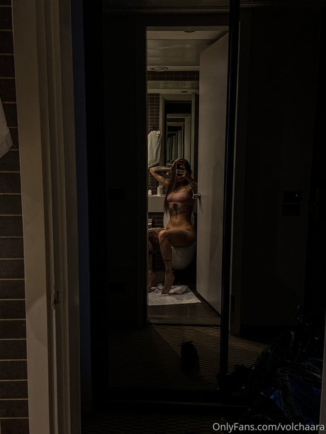 Naakte gelekte OnlyFans-foto van Volchara