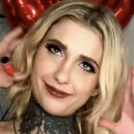 Naakte gelekte OnlyFans-foto van Seyaliri