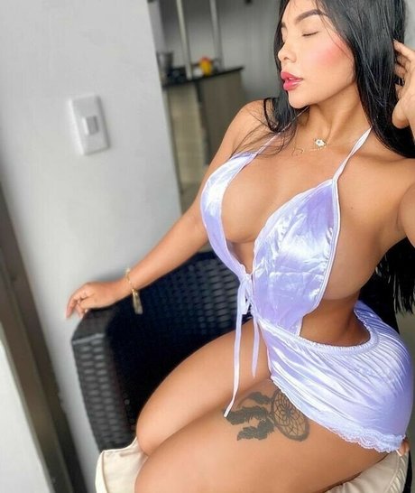 Naakte gelekte OnlyFans-foto van Carovelez Betancourth