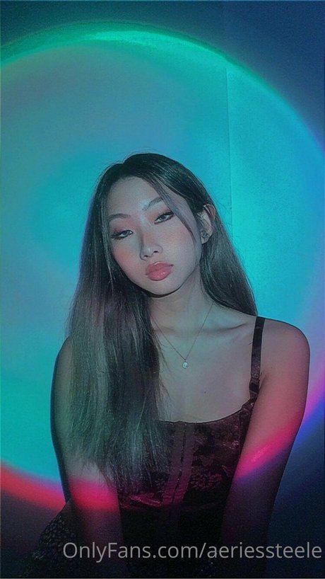 Naakte gelekte OnlyFans-foto van Raya Aeries Steele