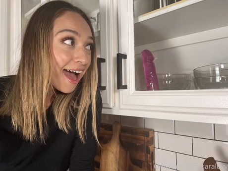 Naakte gelekte OnlyFans-foto van Sara Luvv