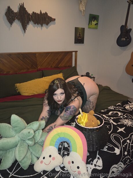 Naakte gelekte OnlyFans-foto van Freemistressofmagik