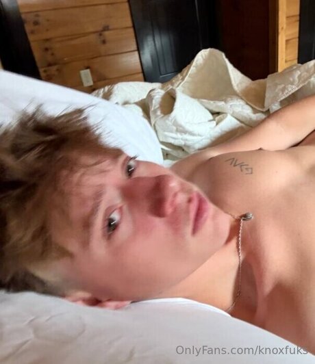 Naakte gelekte OnlyFans-foto van Knoxfuks