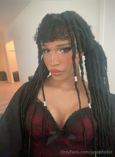 Naakte gelekte OnlyFans-foto van Jynxphobic