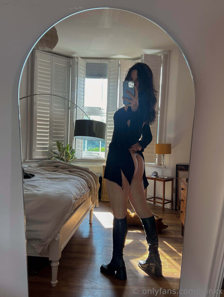 Naakte gelekte OnlyFans-foto van Blinkx