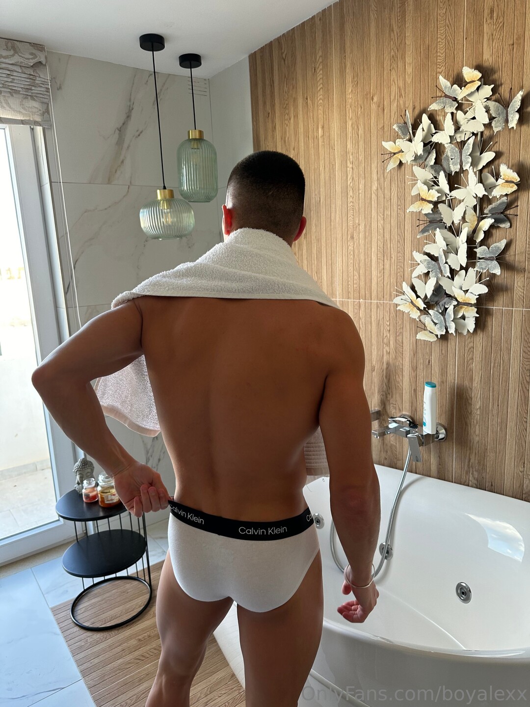 Naakte gelekte OnlyFans-foto van Boyalexx #1153