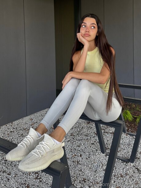 Naakte gelekte OnlyFans-foto van Orynavirgin