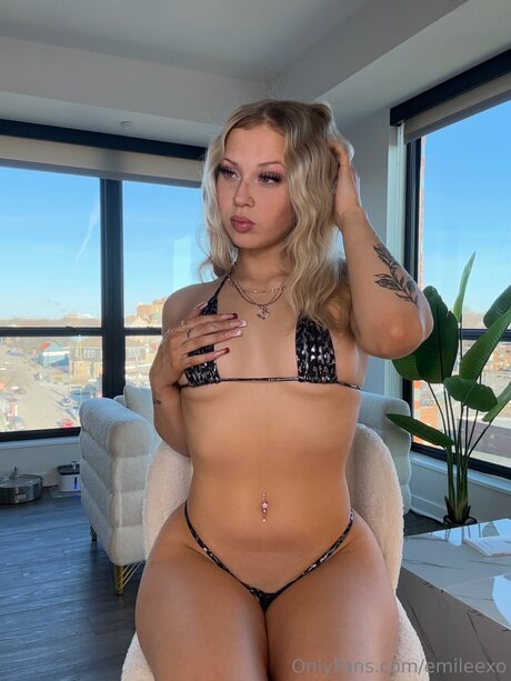 Naakte gelekte OnlyFans-foto van Emileexo
