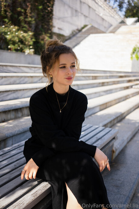 Naakte gelekte OnlyFans-foto van Amel Lia