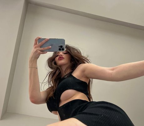 Naakte gelekte OnlyFans-foto van Anastasia
