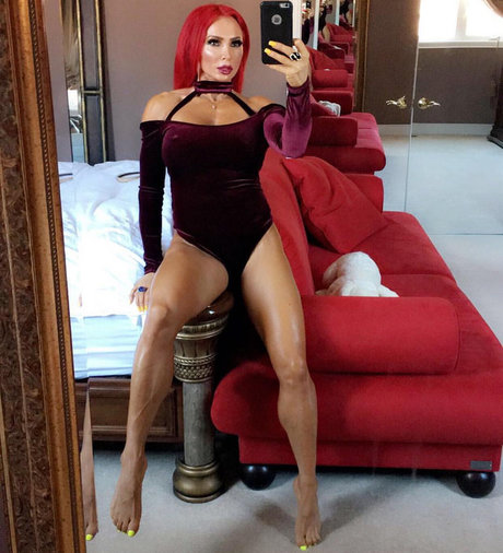 Naakte gelekte OnlyFans-foto van Corinaab