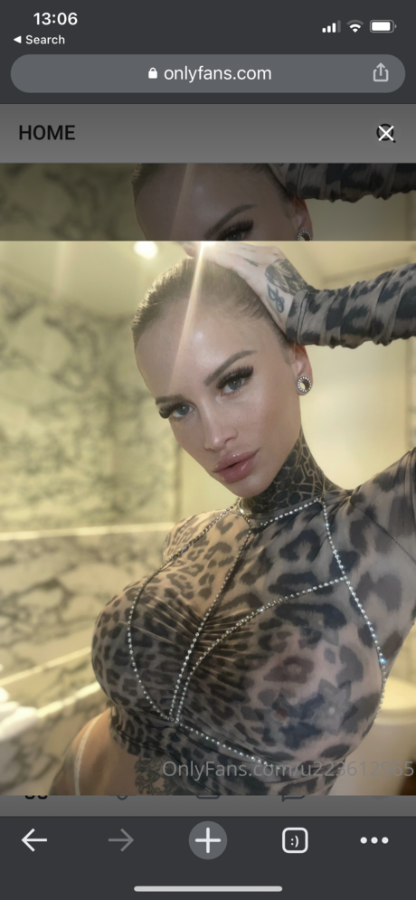 Naakte gelekte OnlyFans-foto van R33