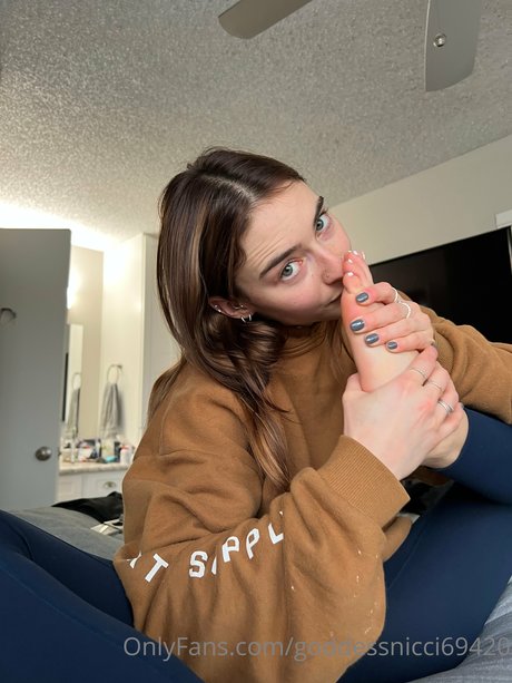 Naakte gelekte OnlyFans-foto van Nicci