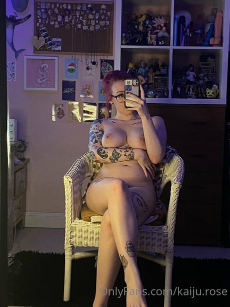 Naakte gelekte OnlyFans-foto van Kaijurose