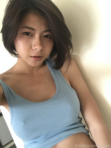 Naakte gelekte OnlyFans-foto van Kansuda