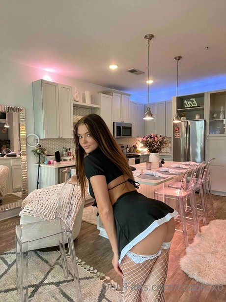 Naakte gelekte OnlyFans-foto van Olivia Eden