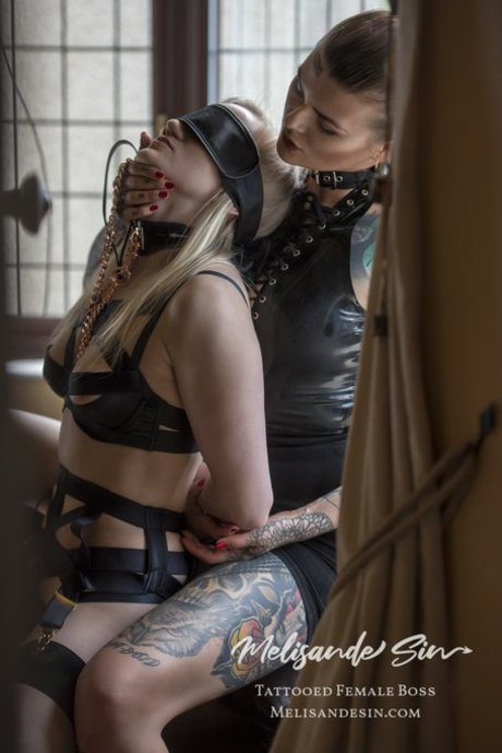 Naakte gelekte OnlyFans-foto van Melisande Sin