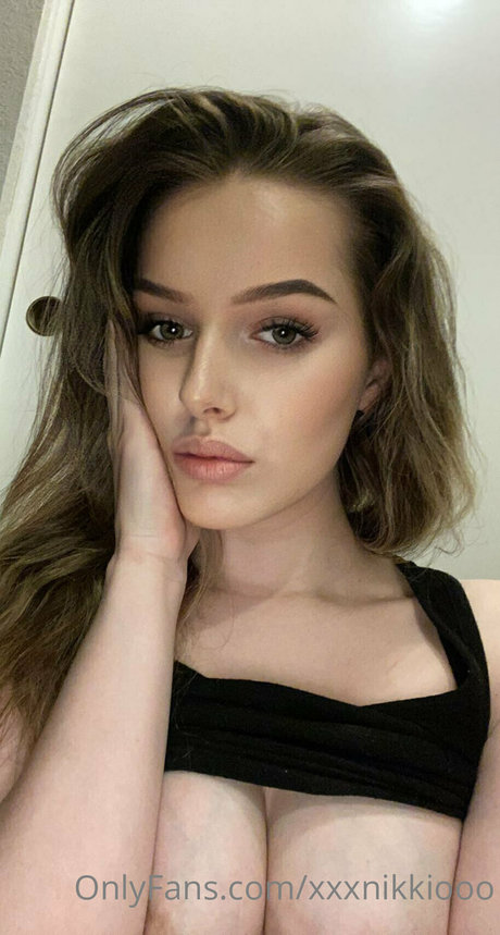 Naakte gelekte OnlyFans-foto van Sophomore Jordan