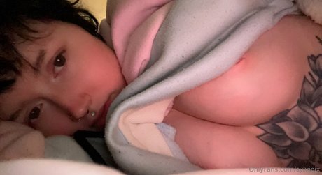 Sylvipix Young Goth Milf