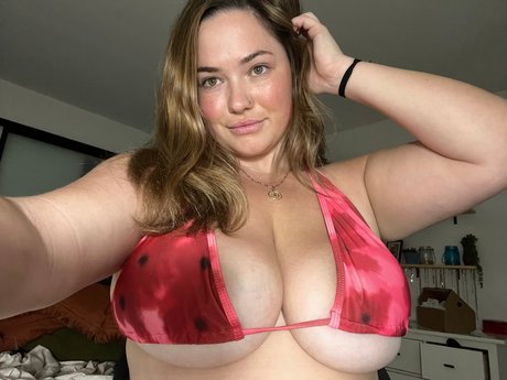 Naakte gelekte OnlyFans-foto van Discordiaa