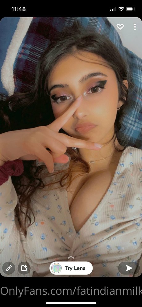 Naakte gelekte OnlyFans-foto van Fatindianmilkers
