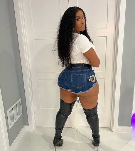 Naakte gelekte OnlyFans-foto van Jhonni Blaze