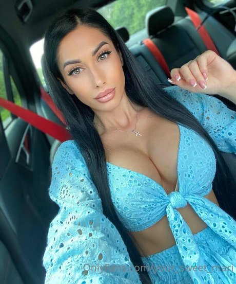 Naakte gelekte OnlyFans-foto van Mari Sweet