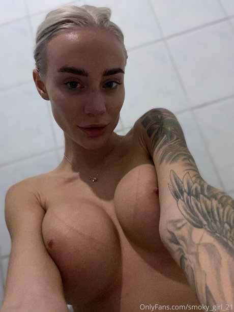 Naakte gelekte OnlyFans-foto van Drug Girl