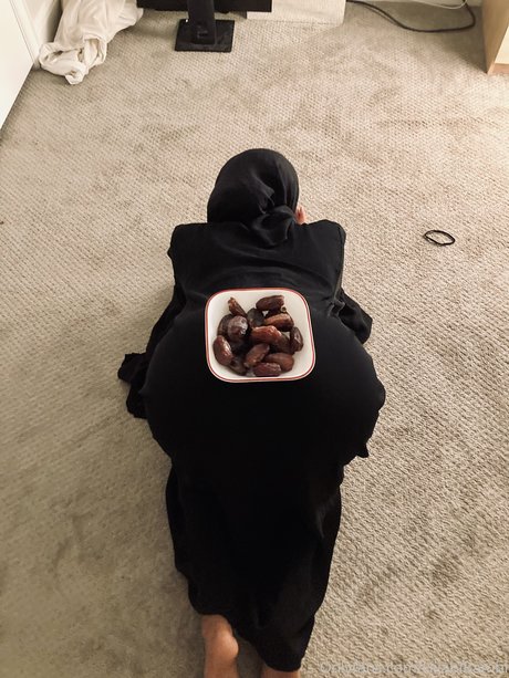 Naakte gelekte OnlyFans-foto van Hijabi Bambi