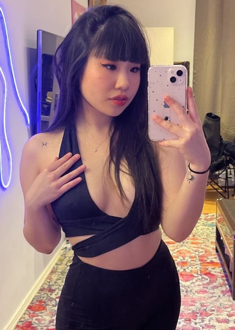 Naakte gelekte OnlyFans-foto van Muffinspice