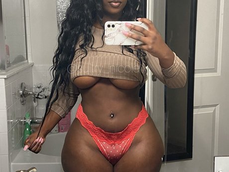 Sultry Nicole
