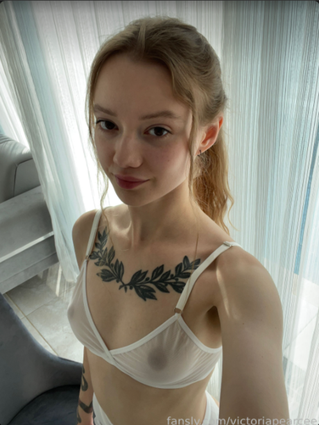 Naakte gelekte OnlyFans-foto van Victoria Pearce