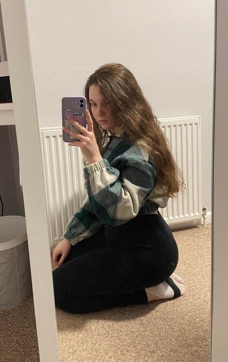 Naakte gelekte OnlyFans-foto van Xsarahlbx